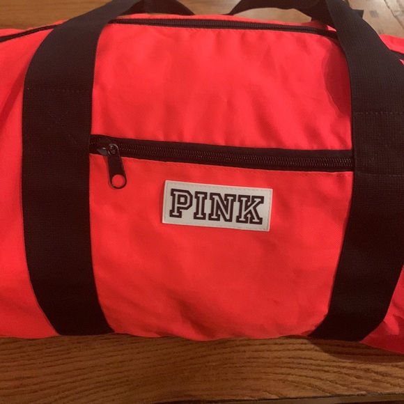 PInK Victoria’s Secret duffel bag - Picture 4 of 16